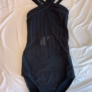 BLACK HONEY CUT DANCE LEO!